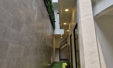 Rumah Mewah Tomang Luas 313m2 Siap Huni Boulevard SHM Termurah