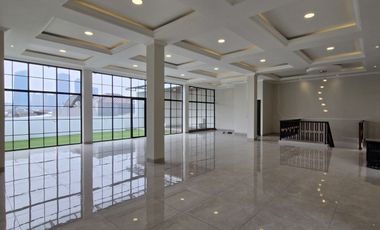 Rumah Mewah Tomang Luas 313m2 Siap Huni Boulevard SHM Termurah