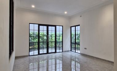 Rumah Mewah Tomang Luas 313m2 Siap Huni Boulevard SHM Termurah