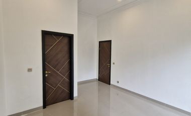 Rumah Mewah Tomang Luas 313m2 Siap Huni Boulevard SHM Termurah