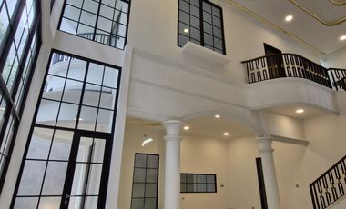 Rumah Mewah Tomang Luas 313m2 Siap Huni Boulevard SHM Termurah