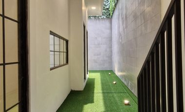 Rumah Mewah Tomang Luas 313m2 Siap Huni Boulevard SHM Termurah