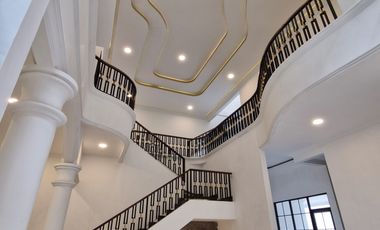 Rumah Mewah Tomang Luas 313m2 Siap Huni Boulevard SHM Termurah