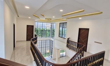 Rumah Mewah Tomang Luas 313m2 Siap Huni Boulevard SHM Termurah