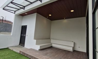 Rumah Mewah Tomang Luas 313m2 Siap Huni Boulevard SHM Termurah