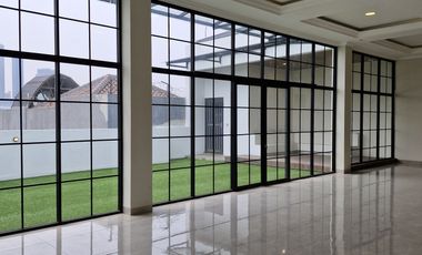Rumah Mewah Tomang Luas 313m2 Siap Huni Boulevard SHM Termurah