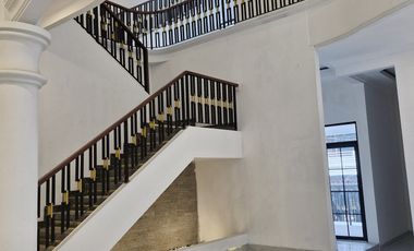 Rumah Mewah Tomang Luas 313m2 Siap Huni Boulevard SHM Termurah