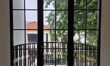 Rumah Mewah Tomang Luas 313m2 Siap Huni Boulevard SHM Termurah