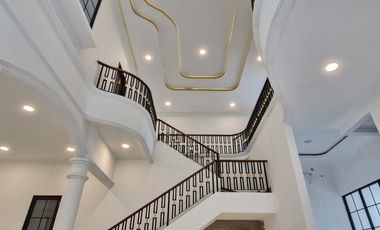 Rumah Mewah Tomang Luas 313m2 Siap Huni Boulevard SHM Termurah