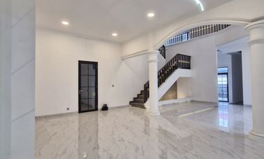 Rumah Mewah Tomang Luas 313m2 Siap Huni Boulevard SHM Termurah