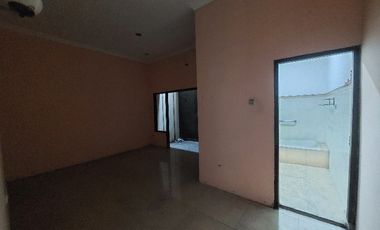 rumah 2lantai butuh renov tengah kota dekat solobaru dan klewer