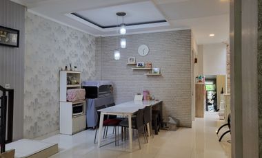 Jual Rumah Cluster Palm Summarecon Bekasi Semi Furnished