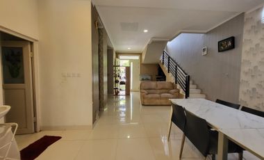 Jual Rumah Cluster Palm Summarecon Bekasi Semi Furnished