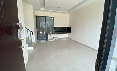 Disewakan Rumah Hadap Utara Cluster Golden Stone By Rumah Chinida