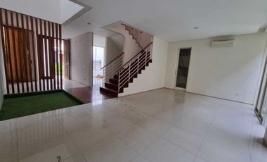 Semi Furnish Rumah Minimalis di Citraland Green Lake Harga Nego