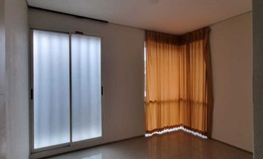 Semi Furnish Rumah Minimalis di Citraland Green Lake Harga Nego