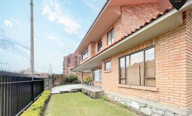 Casa de venta en Jardines del Río – código:21375