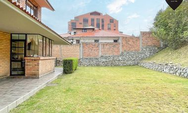 Casa de venta en Jardines del Río – código:21375