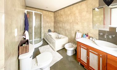 Casa de venta en Jardines del Río – código:21375