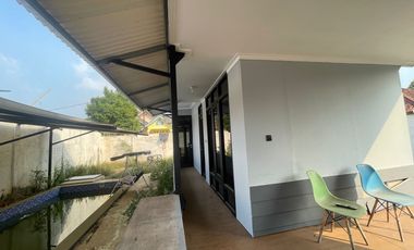 Rumah Villa + Kolam Renang di Kampung Bojong Purwakarta Dijual Murah