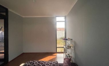 Rumah Villa + Kolam Renang di Kampung Bojong Purwakarta Dijual Murah