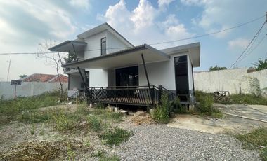 Rumah Villa + Kolam Renang di Kampung Bojong Purwakarta Dijual Murah