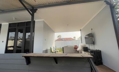 Rumah Villa + Kolam Renang di Kampung Bojong Purwakarta Dijual Murah