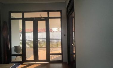 Rumah Villa + Kolam Renang di Kampung Bojong Purwakarta Dijual Murah