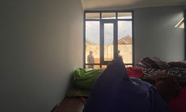 Rumah Villa + Kolam Renang di Kampung Bojong Purwakarta Dijual Murah