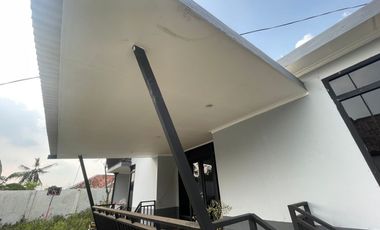 Rumah Villa + Kolam Renang di Kampung Bojong Purwakarta Dijual Murah