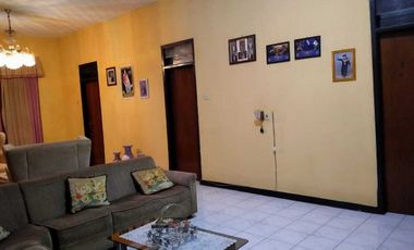 Rumah 5 KT, Halaman luas, pinggir jalan 4 menit dari Polres Ciamis