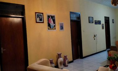 Rumah 5 KT, Halaman luas, pinggir jalan 4 menit dari Polres Ciamis