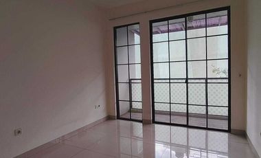 Rumah Green Village Cipondoh Disewakan 2 Lantai, Tangerang