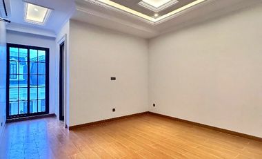 Rumah Baru Modern Classic Private Poll Rooftop Di Komplek Jagakarsa