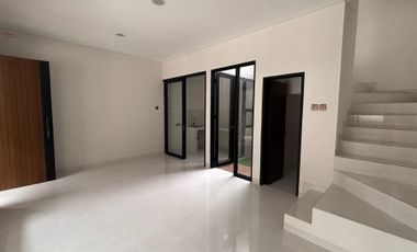 Rumah Baru di Jakarta Barat Dekat TOLL lalu Rumah Sakit juga Pasar