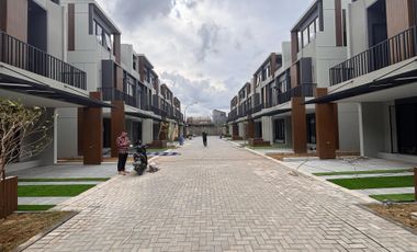 Rumah Baru di Jakarta Barat Dekat TOLL lalu Rumah Sakit juga Pasar