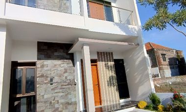 rumah siap huni 2 lantai gentan solo cluster lingkungan jadi