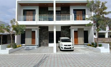 rumah siap huni 2 lantai gentan solo cluster lingkungan jadi