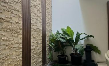 Rumah KOKOH, Tinggi murah deket Mall, bebas banjir  Di Tomang Jakarta Barat