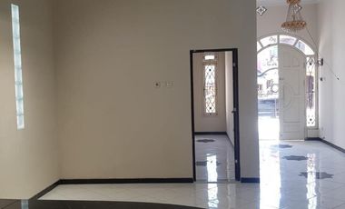 Villa Modern 2 Lantai Di Daerah Ngaglik, Batu, Malang(OLX386)