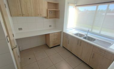 CASA 3D3B EN CONDOMINIO JOSE MARTINIANO, CHILLAN VIEJO