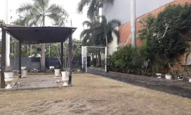 Raya Dharmahusada Rumah Bagus & Mewah Split level 3 lantai Sangat ter