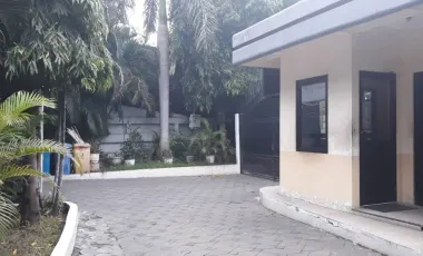 Raya Dharmahusada Rumah Bagus & Mewah Split level 3 lantai Sangat ter