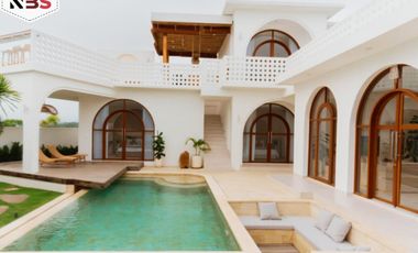 Dijual Villa Brand New dengan Design Classic View Laut & Sawah