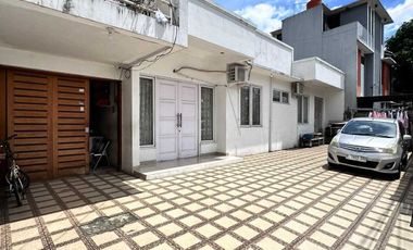 HOT SALE! Rumah 2 LT Terawat Siap Huni di Keb Lama Jaksel -14548