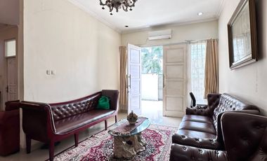 HOT SALE! Rumah 2 LT Terawat Siap Huni di Keb Lama Jaksel -14548