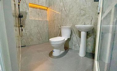 Rumah Baru Model Classic Mewah dekat Area Kuliner