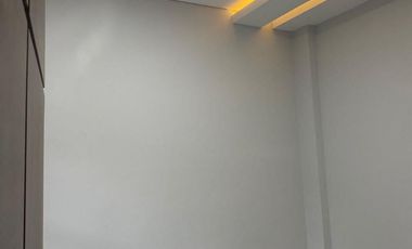 Rumah Baru Model Classic Mewah dekat Area Kuliner