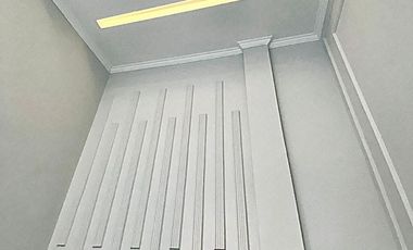 Rumah Baru Model Classic Mewah dekat Area Kuliner