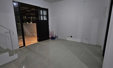 Disewakan rumah baru gress 2 lantai di amesta living surabaya timur